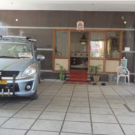 Kvr Deluxe Residency Tirupati Exterior foto