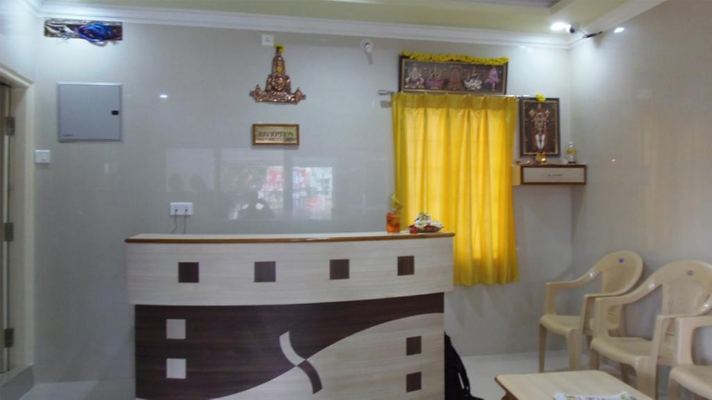 Kvr Deluxe Residency Tirupati Exterior foto
