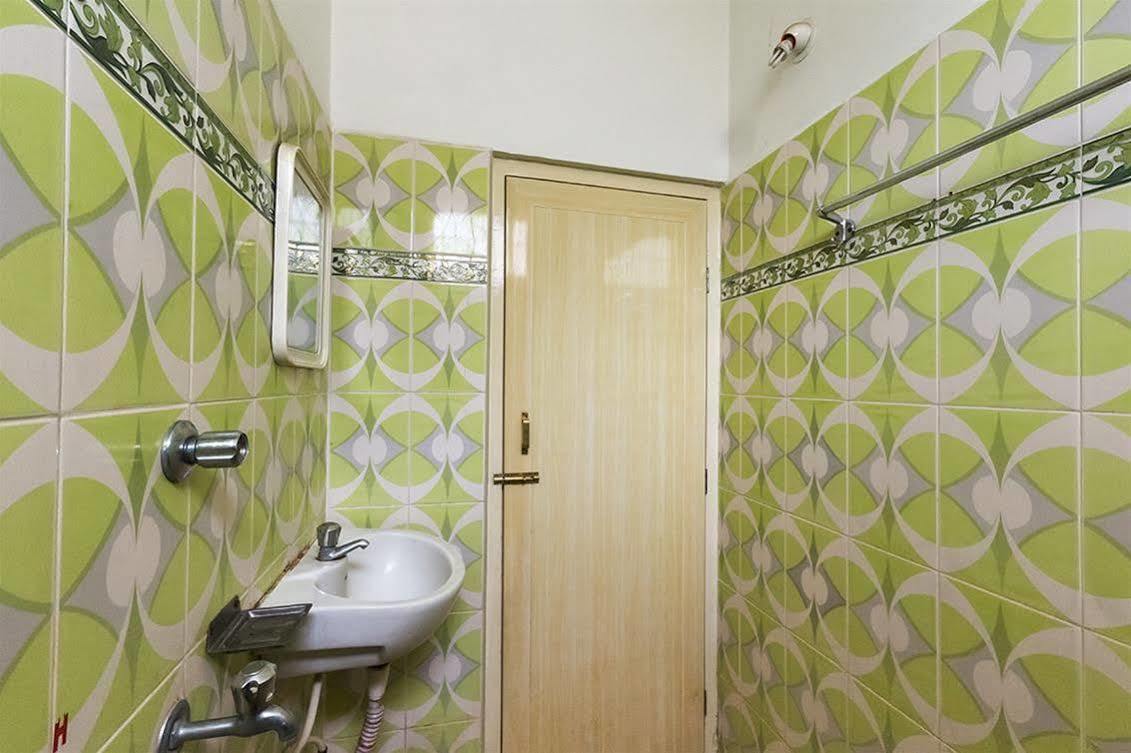 Kvr Deluxe Residency Tirupati Exterior foto